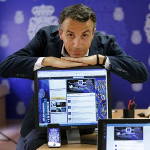 La lucha contra los bulos del Ébola en las redes sociales es otra de las labores de la Policía española