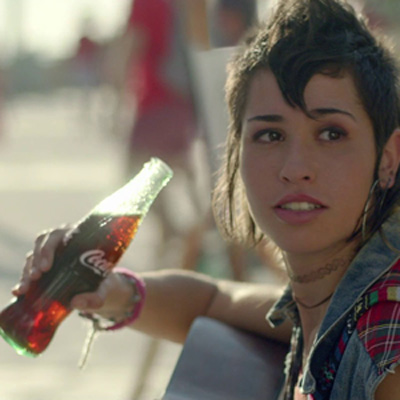 Humor y generosidad protagonizan la campaña veraniega de Coca-Cola