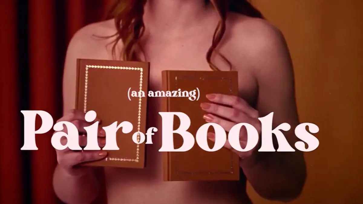 El tamaño no importa en esta campaña que pone al mismo nivel libros y pechos