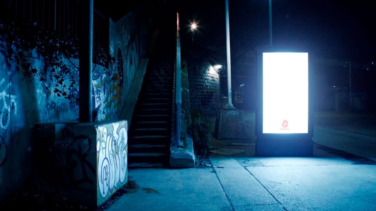 vallas publicitarias luminosas acoso callejero