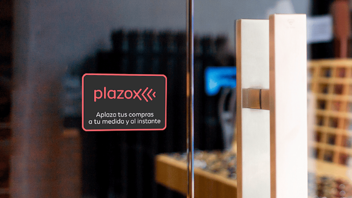 Logo de Plazox.
