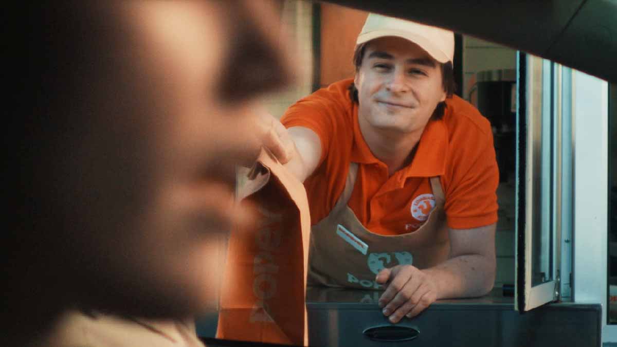 Imagen de la campaña "Desconfía" de Popeyes