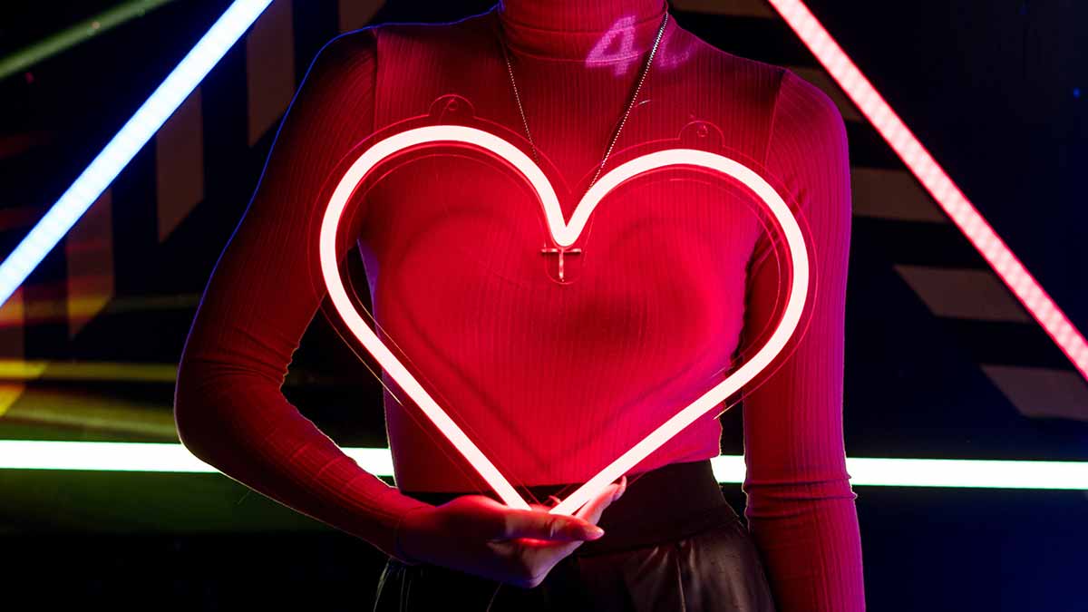 Un corazón de neón