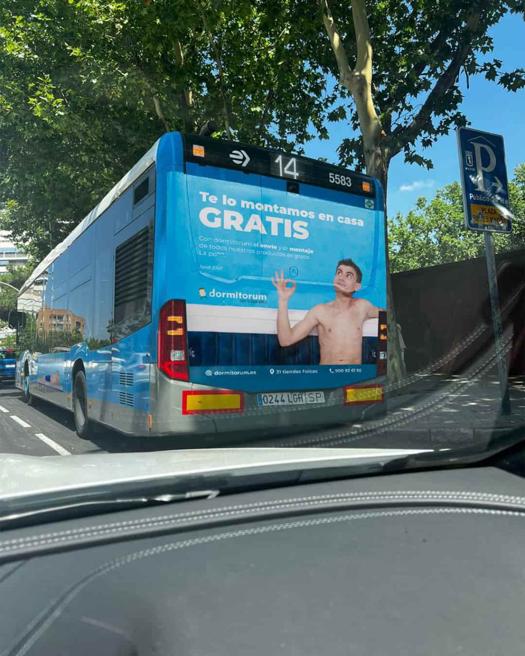 Campaña exterior bus