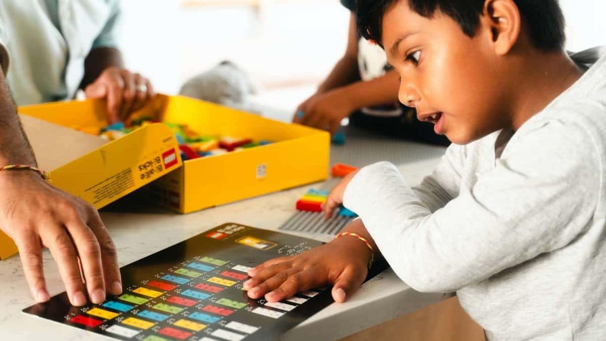 LEGO prepara el lanzamiento de sus ladrillos en braille para acercar el juego a todo el mundo