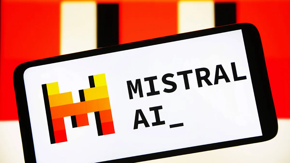 Microsoft juega a dos bandas y forja un acuerdo con Mistral AI, el OpenAI europeo