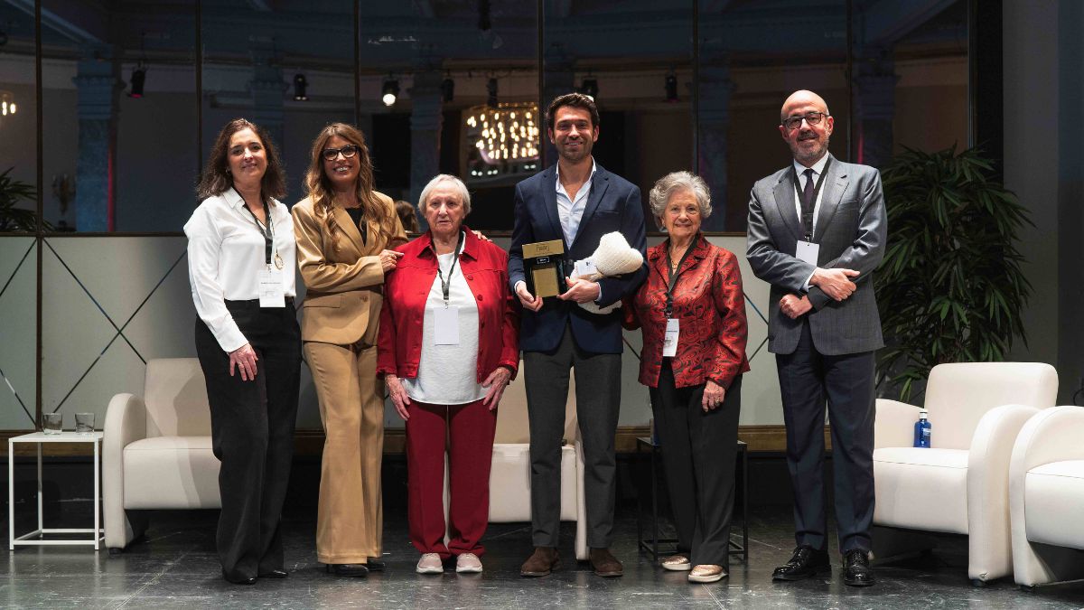 Becas Taller Argal 2024 para combatir la soledad en mayores