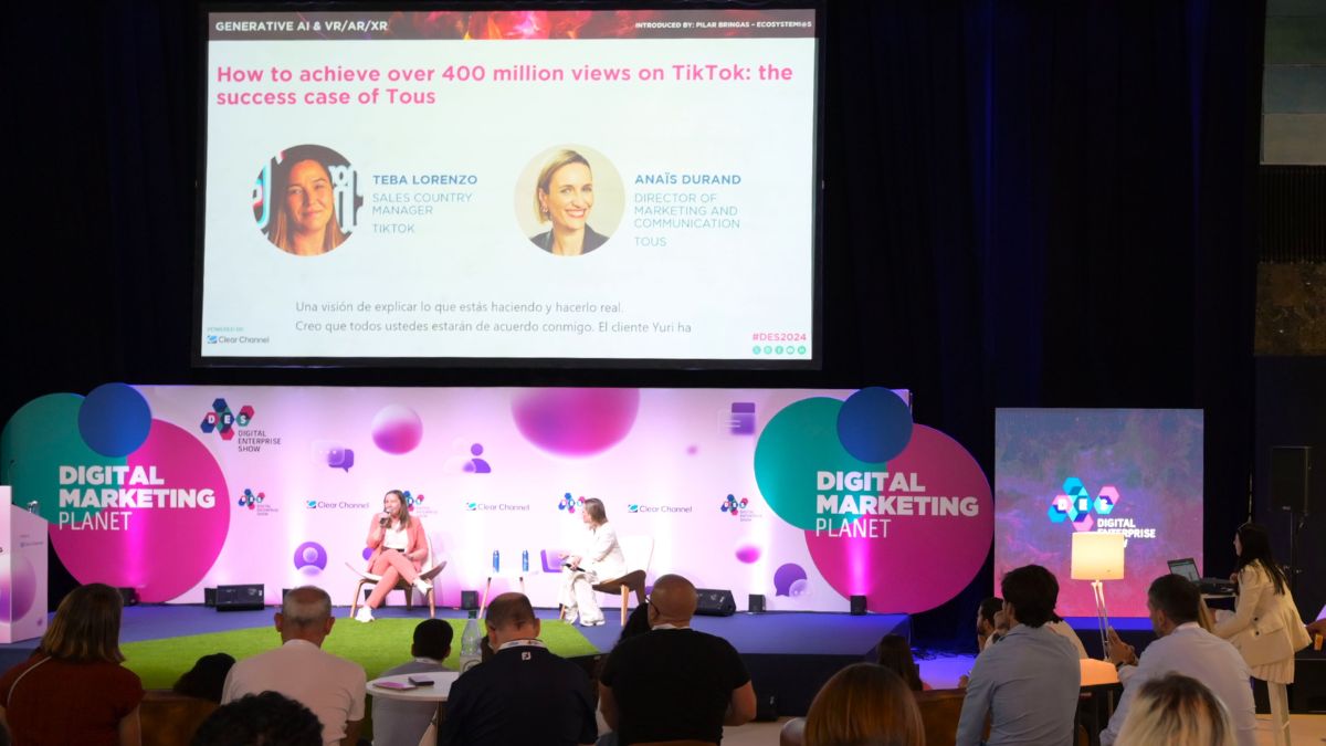 Foro de marketing en DES2025 con ponentes y asistentes