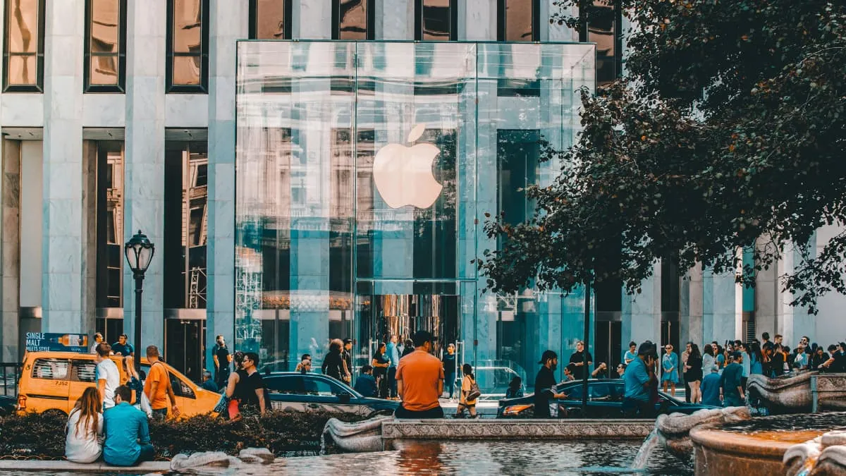 Ahora es «farolillo rojo», pero Apple podría ganar (sorprendentemente) la carrera de la IA