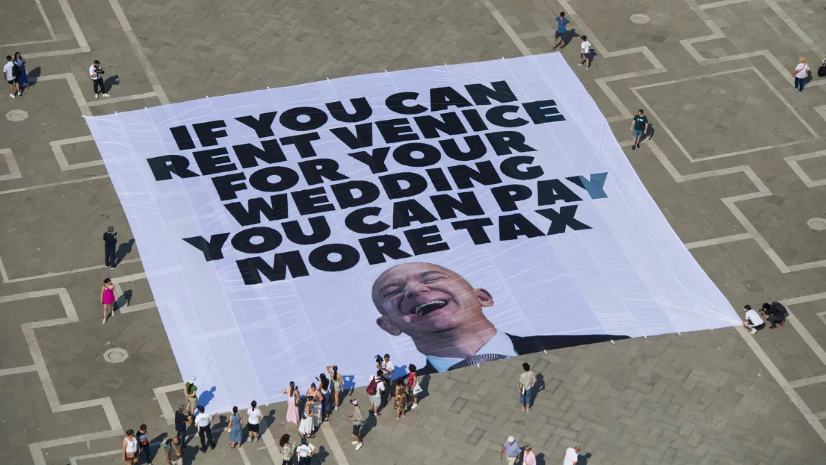 Greenpeace Jeff Bezos Venecia