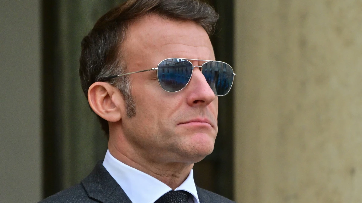 Macron gafas Henry Jullien