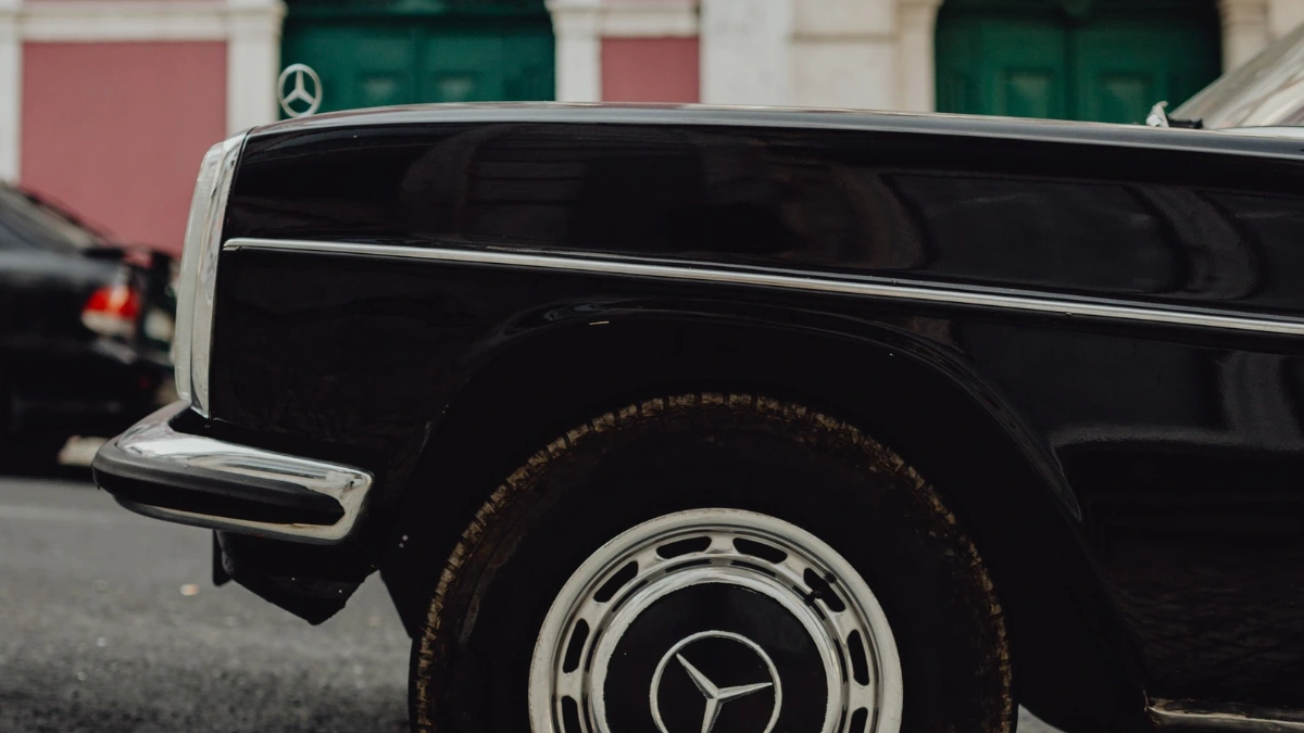 Mercedes-Benz Team X Omnicom